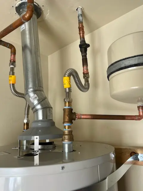 Water heater installation and plumbing repair in Crestwood